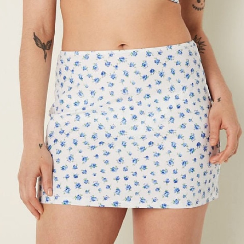 white floral mini skirt